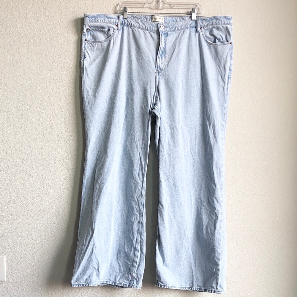 Abercrombie and Fitch The Wide Leg High Rise Jeans Light Wash Long 37 24
